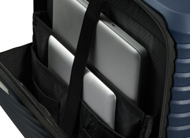 Poche avant facile d'accès